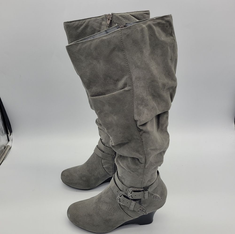 So Authentic American Heritage Women’s 7 M Boots LIMOUSINE Grey